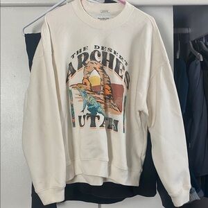 Abercrombie & Fitch Cream Graphic Sweatshirt
